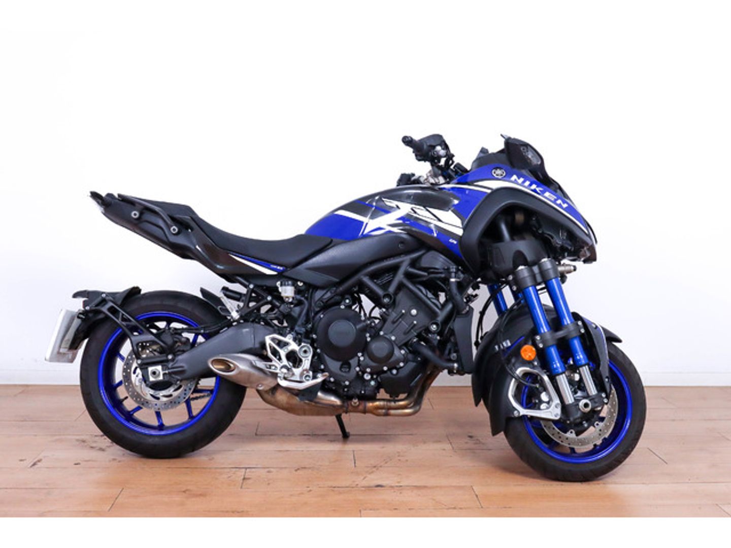 Yamaha Niken 850 GT Azul Motorcycle