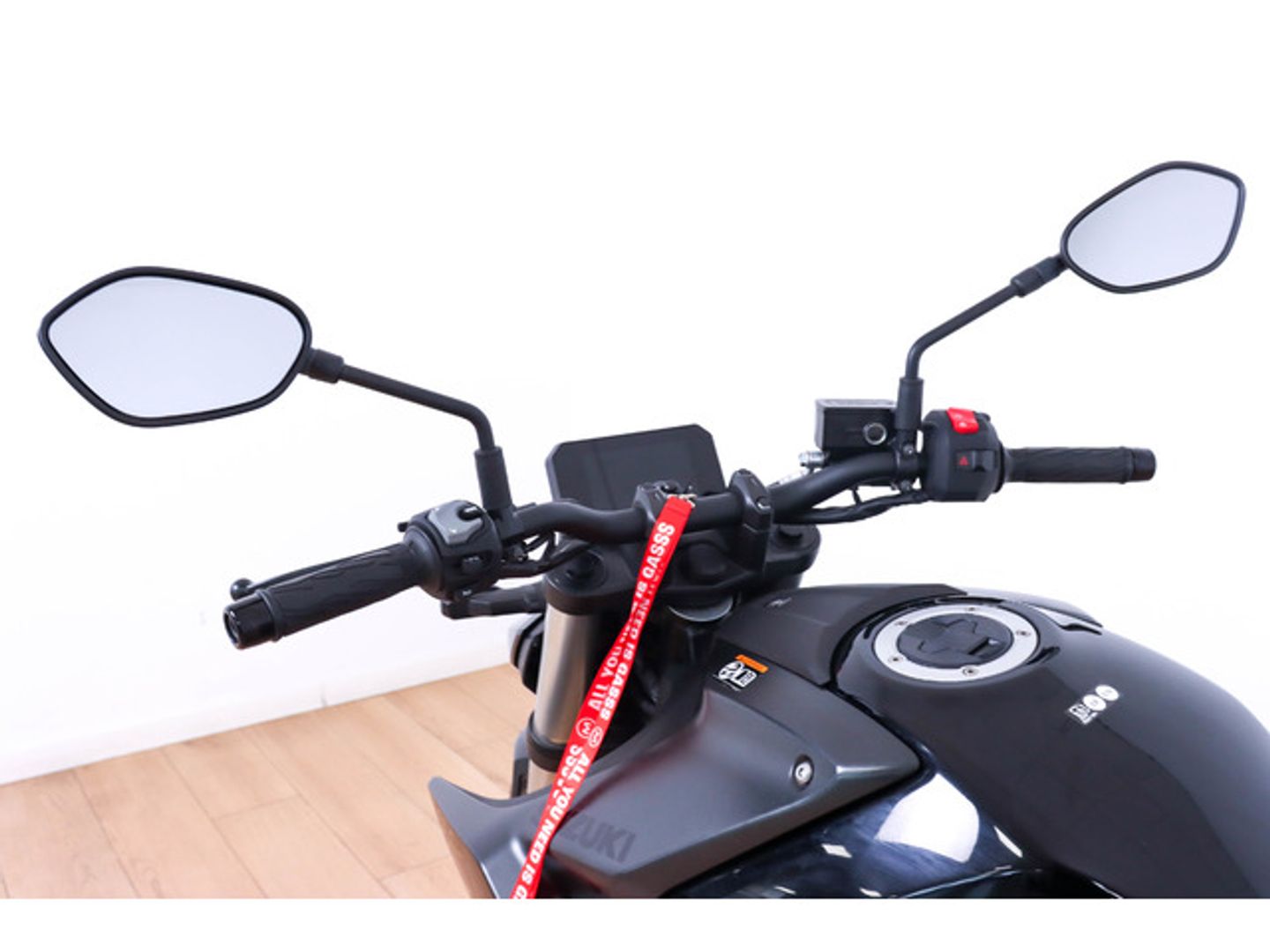 Suzuki GSX-8S