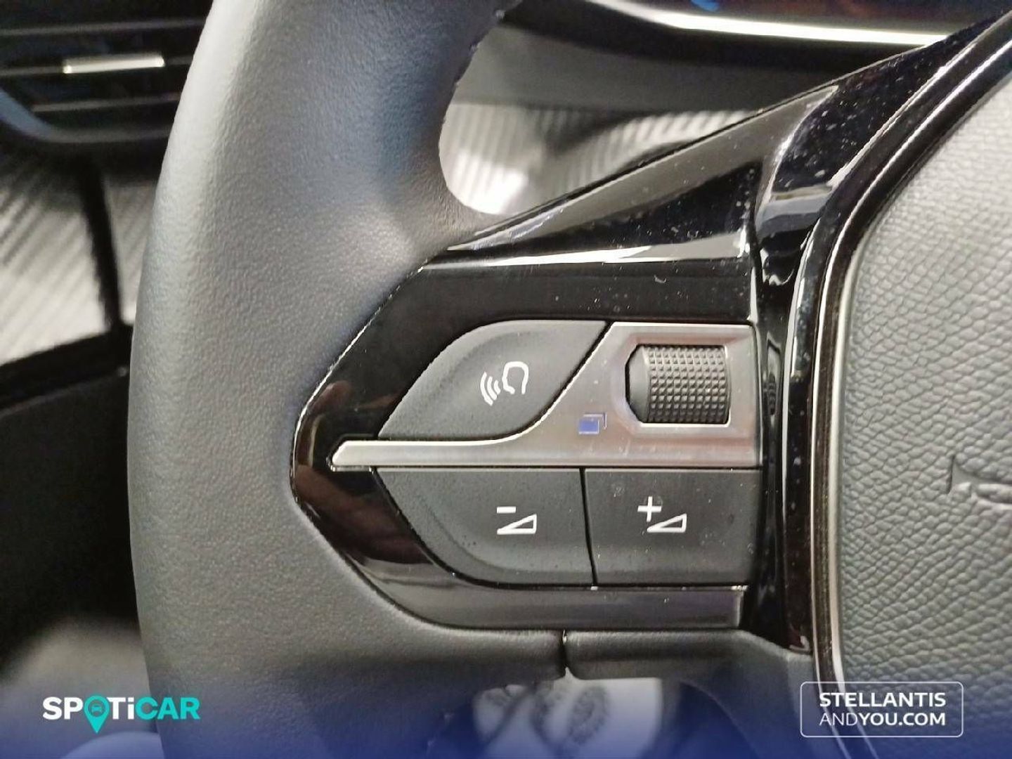 Peugeot e-2008 Eléctrico Allure Pack 100 kW (136 CV)