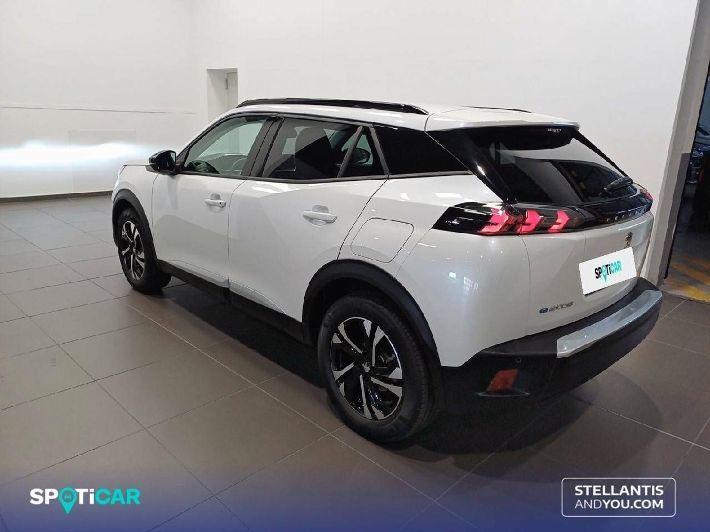 Peugeot e-2008 Eléctrico Allure Pack 100 kW (136 CV)