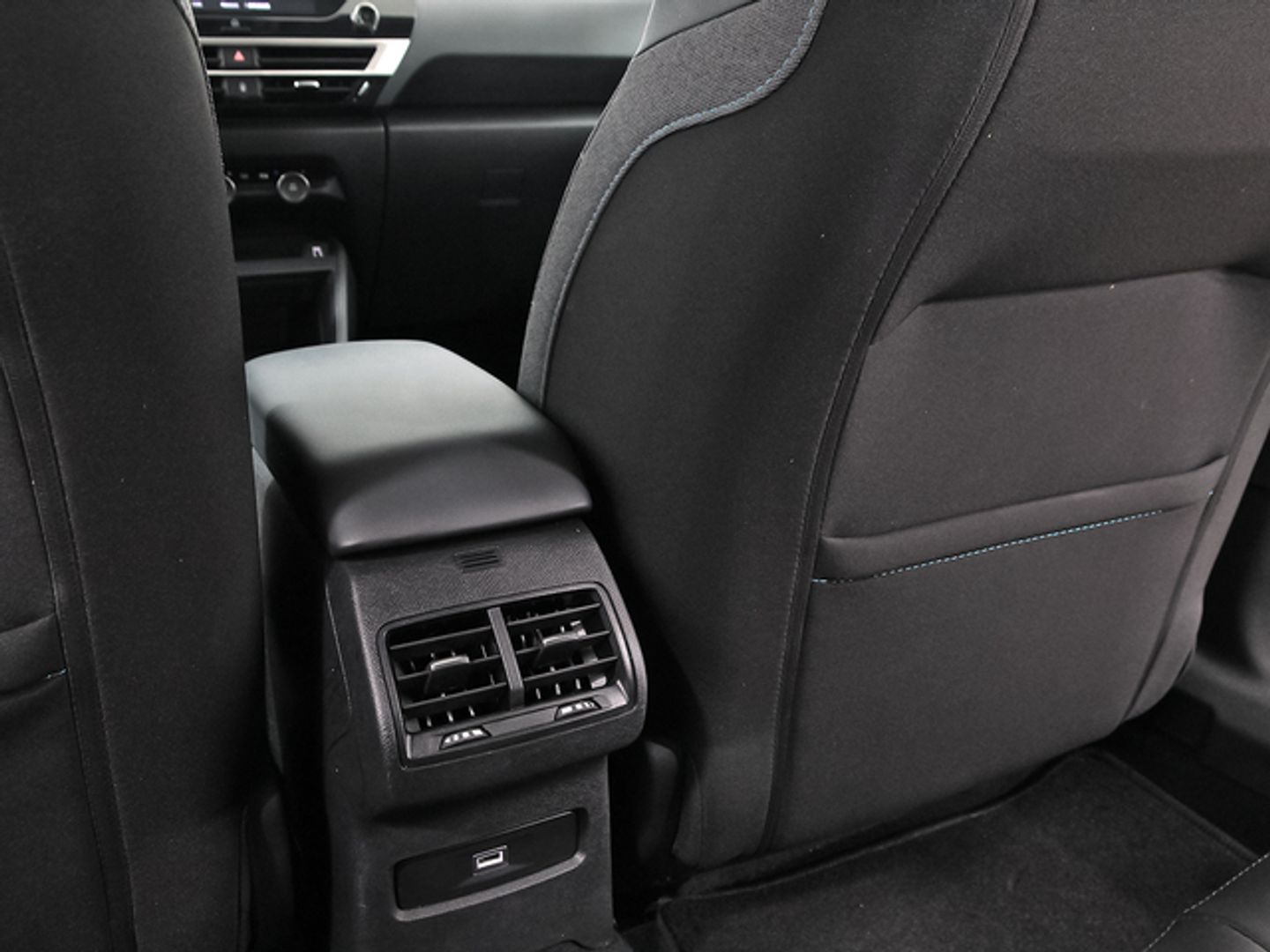 Citroen C4 Hybrid 136 Plus e-DCS6 100 kW (136 CV)