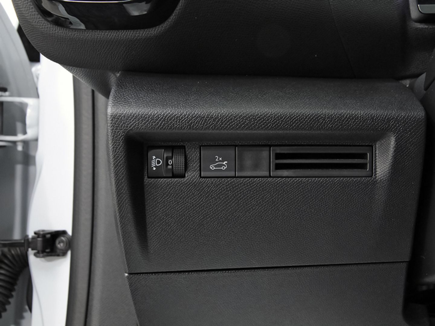 Citroen C4 X Hybrid 136 e-DCS6 Plus 100 kW (136 CV)