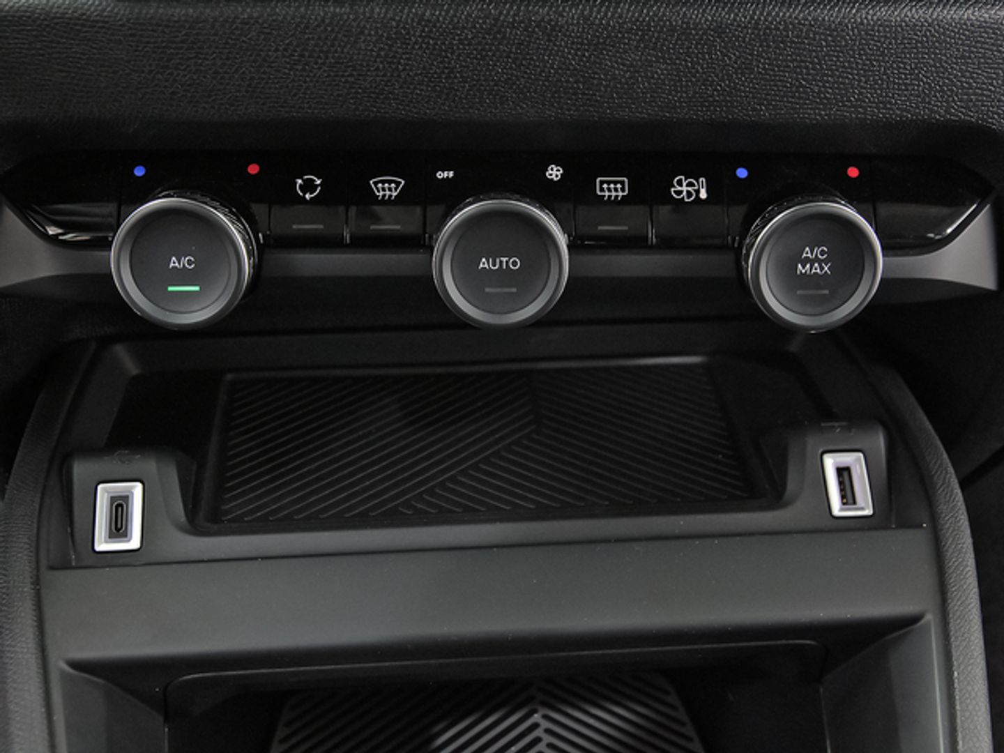 Citroen C4 X Hybrid 136 e-DCS6 Plus 100 kW (136 CV)