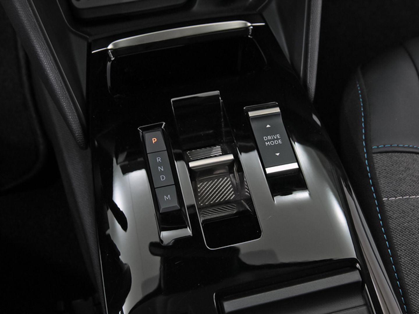 Citroen C4 X Hybrid 136 e-DCS6 Plus 100 kW (136 CV)