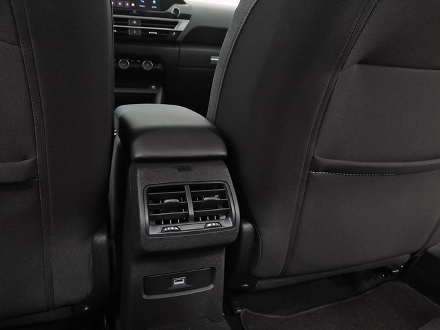 Citroen C4 X Hybrid 136 e-DCS6 Plus 100 kW (136 CV)