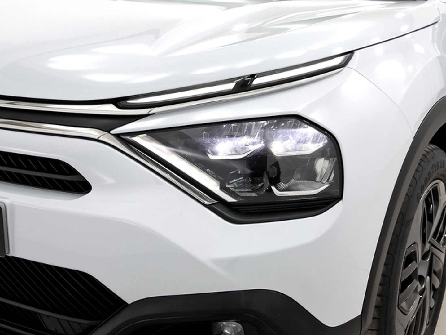Citroen C4 X Hybrid 136 e-DCS6 Plus 100 kW (136 CV)