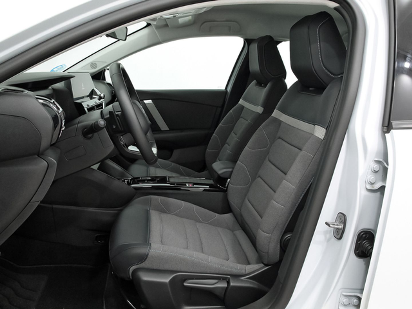 Citroen C4 X Hybrid 136 e-DCS6 Plus 100 kW (136 CV)