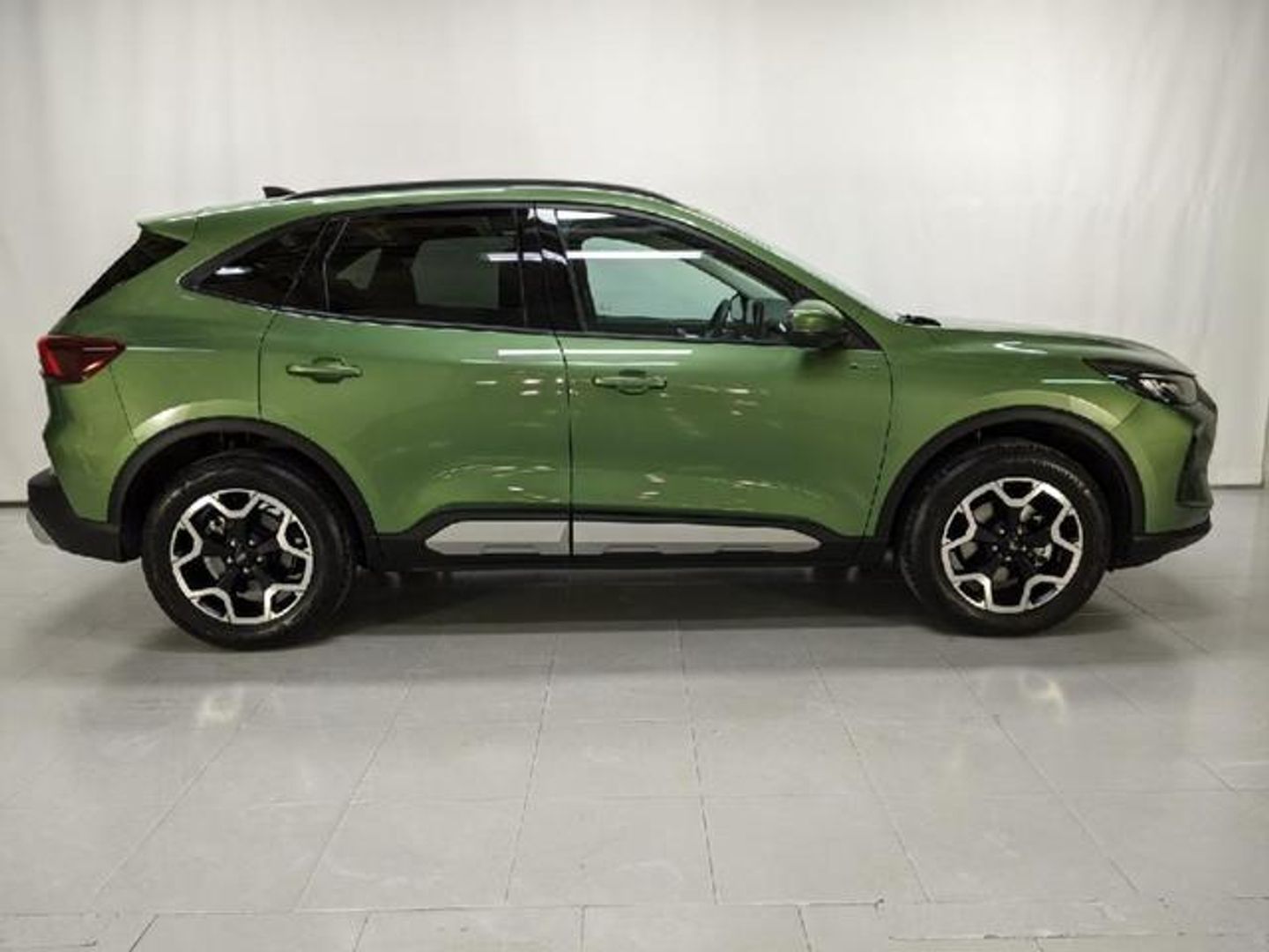 Ford Kuga 2.5 Duratec FHEV Active Auto 132 kW (180 CV)