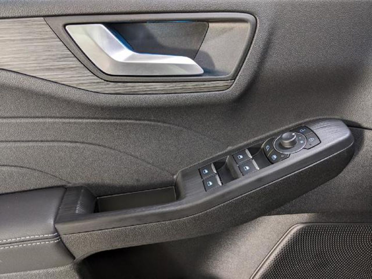 Ford Kuga 2.5 Duratec FHEV Active Auto 132 kW (180 CV)