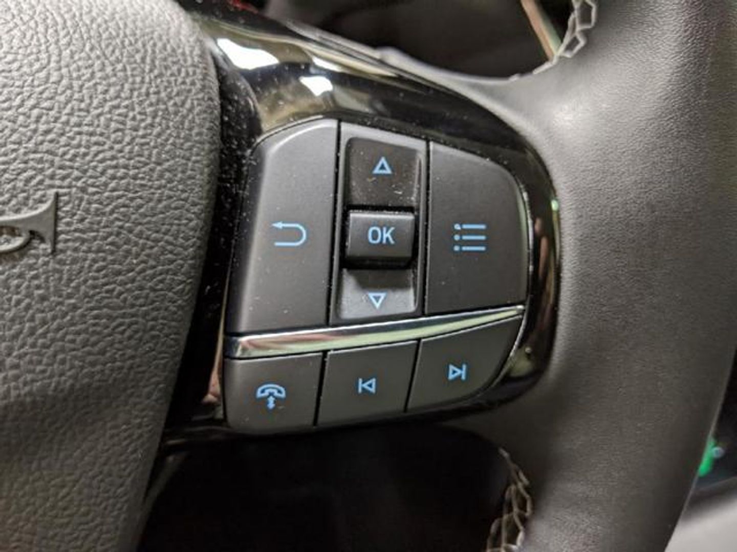 Ford Kuga 2.5 Duratec FHEV Active Auto 132 kW (180 CV)