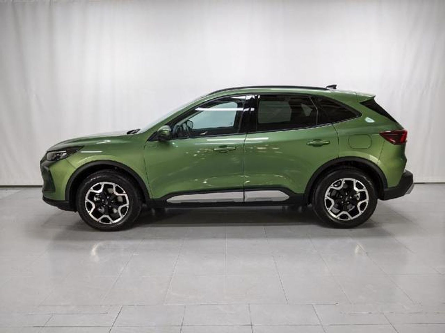 Ford Kuga 2.5 Duratec FHEV Active Auto 132 kW (180 CV)