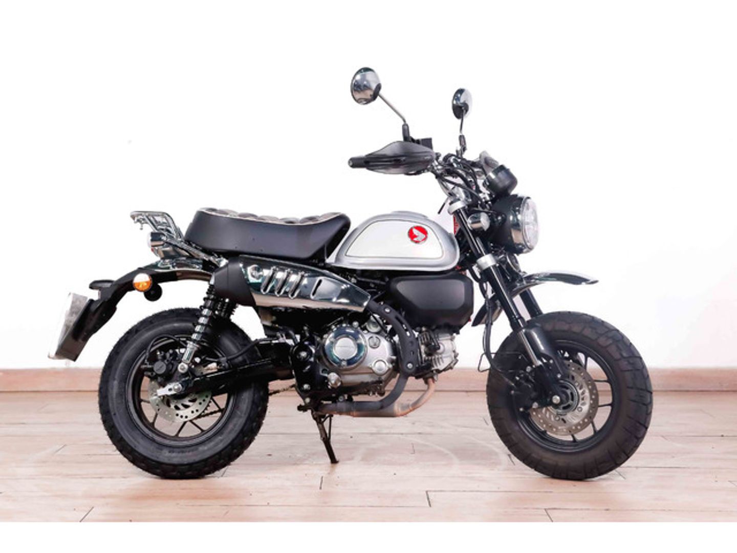 Honda Monkey 125 Gris Plata Motorcycle
