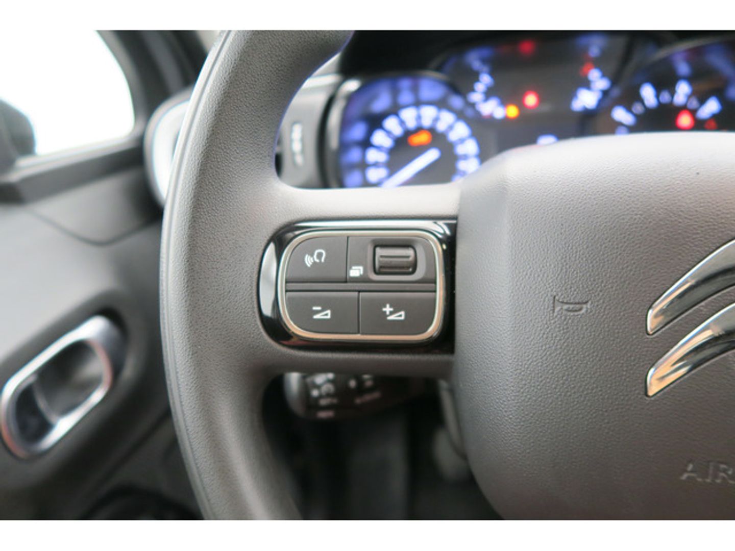 Citroen C3 PureTech 82 C-Series 61 kW (83 CV)