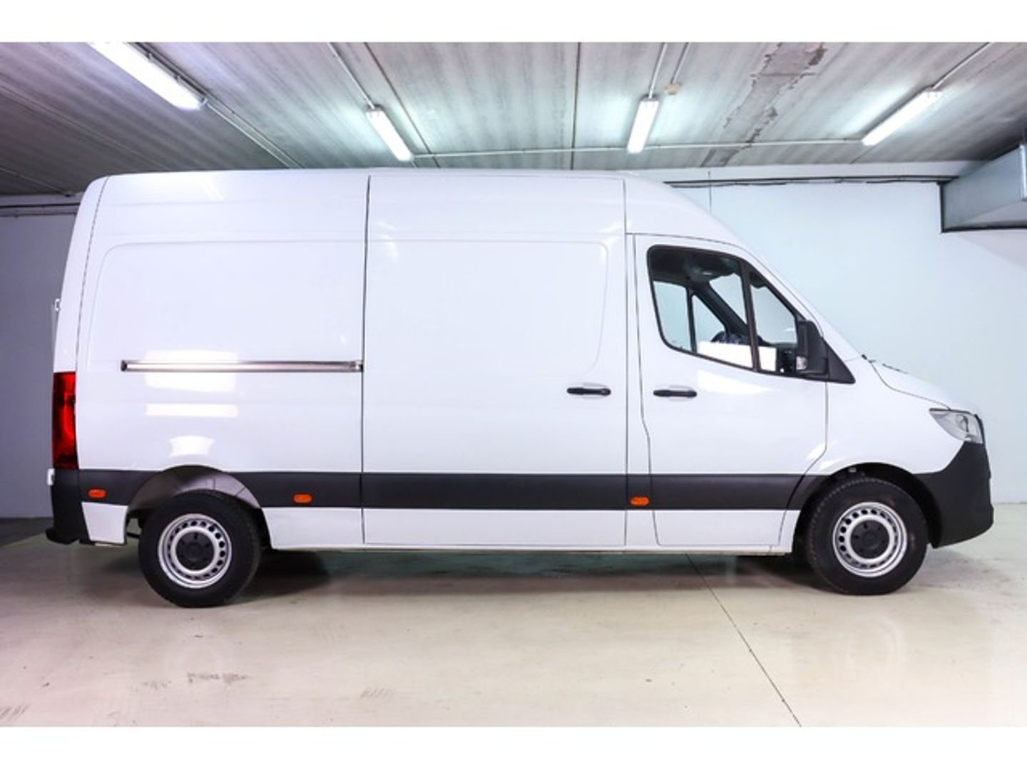Mercedes-Benz Sprinter Furgon 311 CDI Medio 3.5T Techo Alto 84 kW (114 CV)