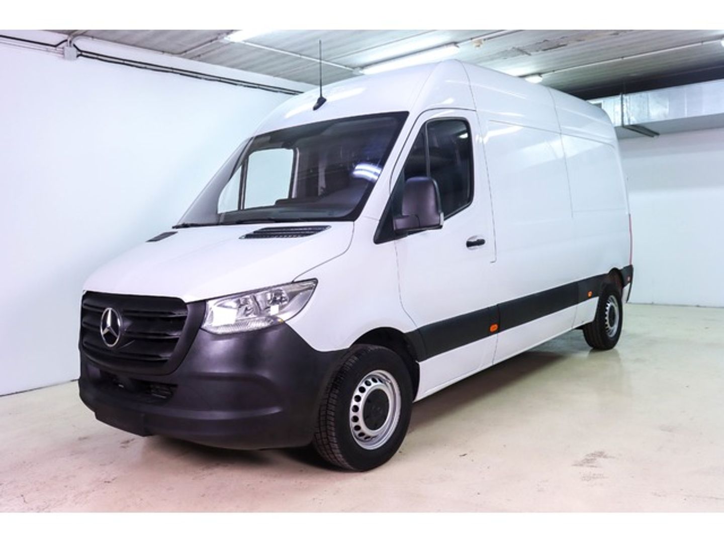 Mercedes-Benz Sprinter Furgon 311 CDI Medio 3.5T Techo Alto 84 kW (114 CV)