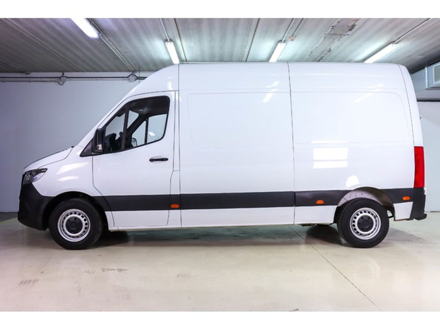 Mercedes-Benz Sprinter Furgon 311 CDI Medio 3.5T Techo Alto 84 kW (114 CV)