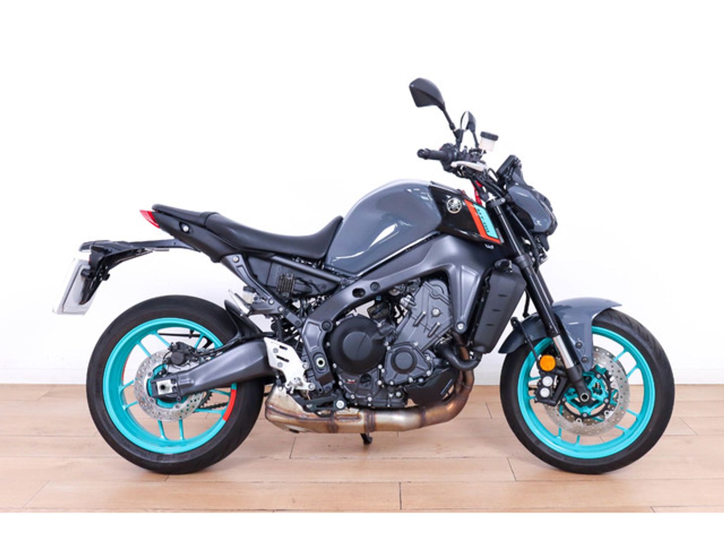 Yamaha MT 09 SP Gris Motorcycle