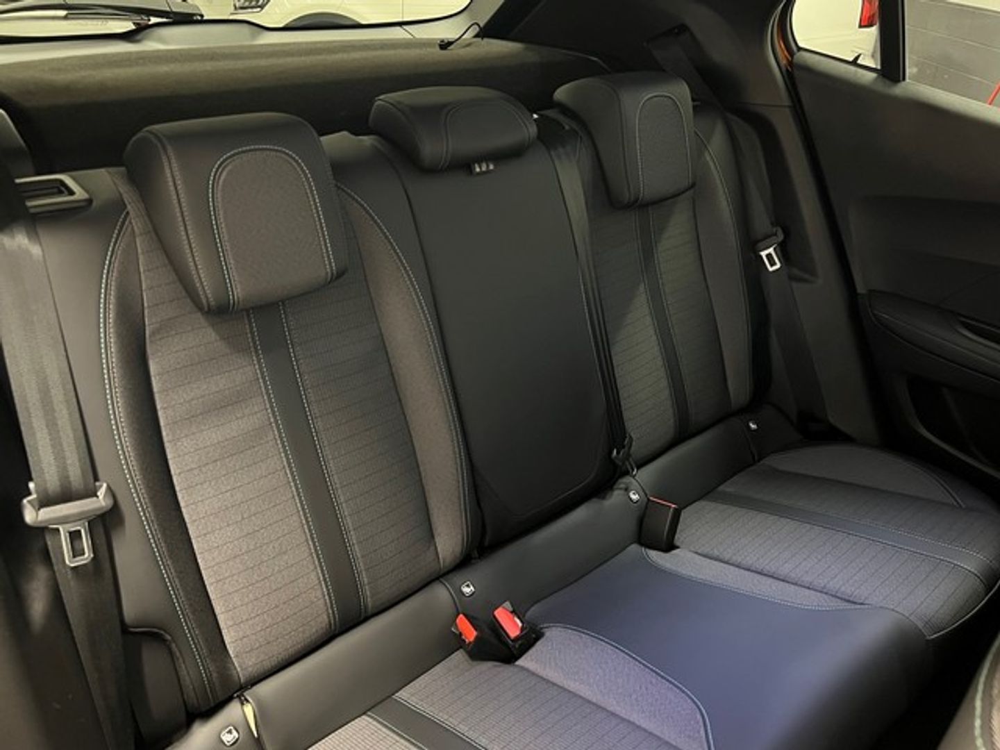 Peugeot 2008 PureTech 100 S&S Allure Pack 75 kW (100 CV)