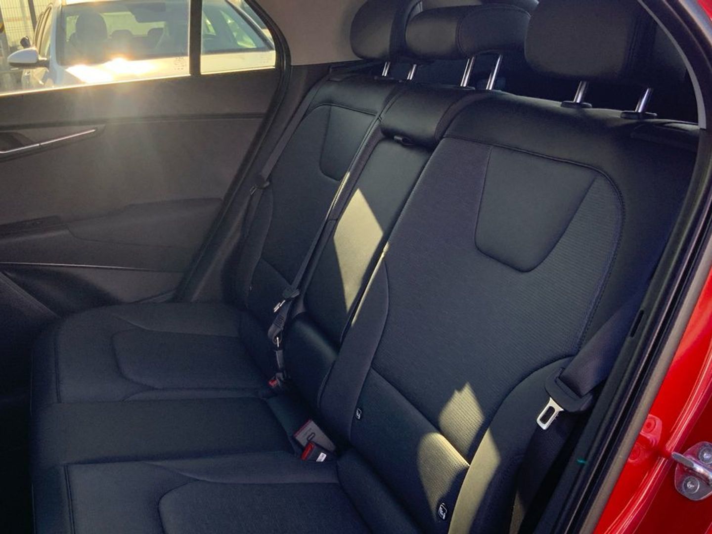 Kia Niro 1.6 GDi HEV Emotion 104 kW (141 CV)