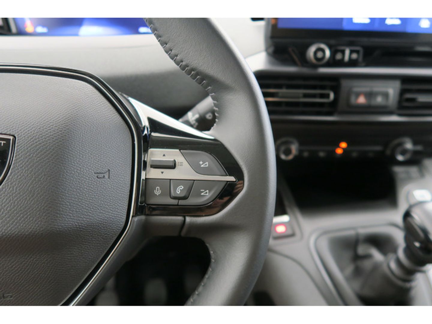 Peugeot Rifter BlueHDi 100 Allure Business Standard 73 kW (100 CV)
