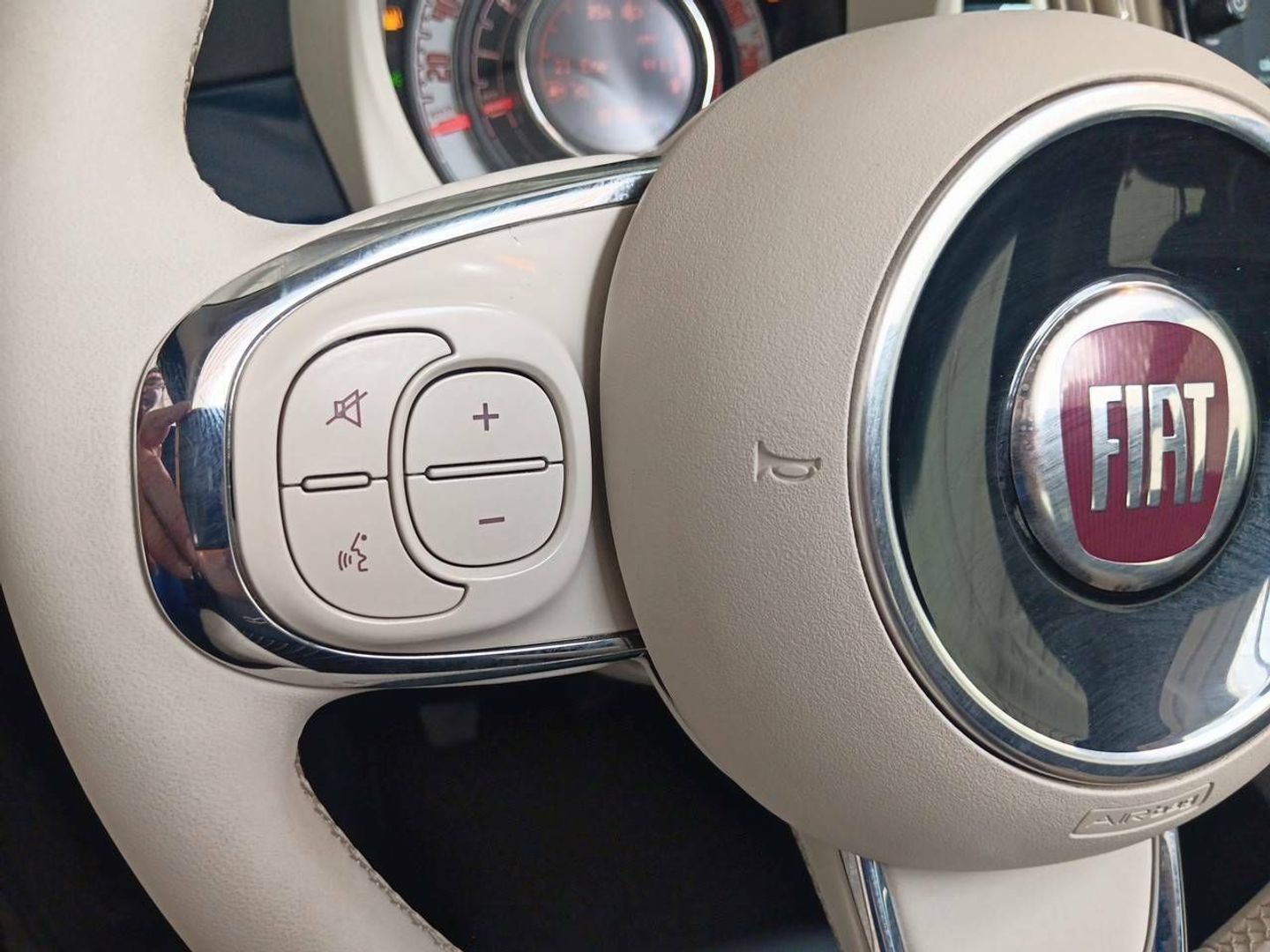 Fiat 500C 1.0 Hybrid Dolcevita 51 kW (70 CV)