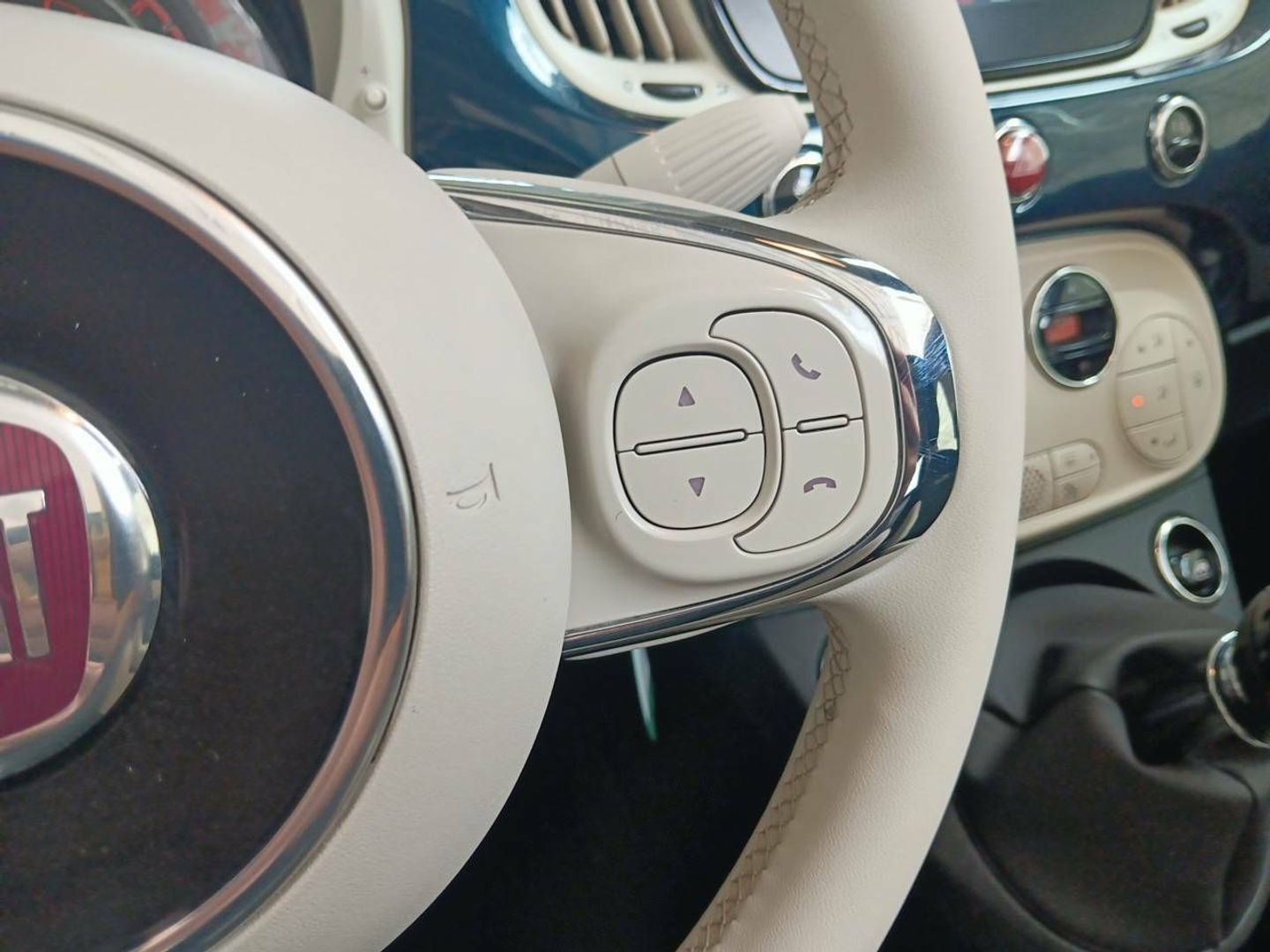 Fiat 500C 1.0 Hybrid Dolcevita 51 kW (70 CV)