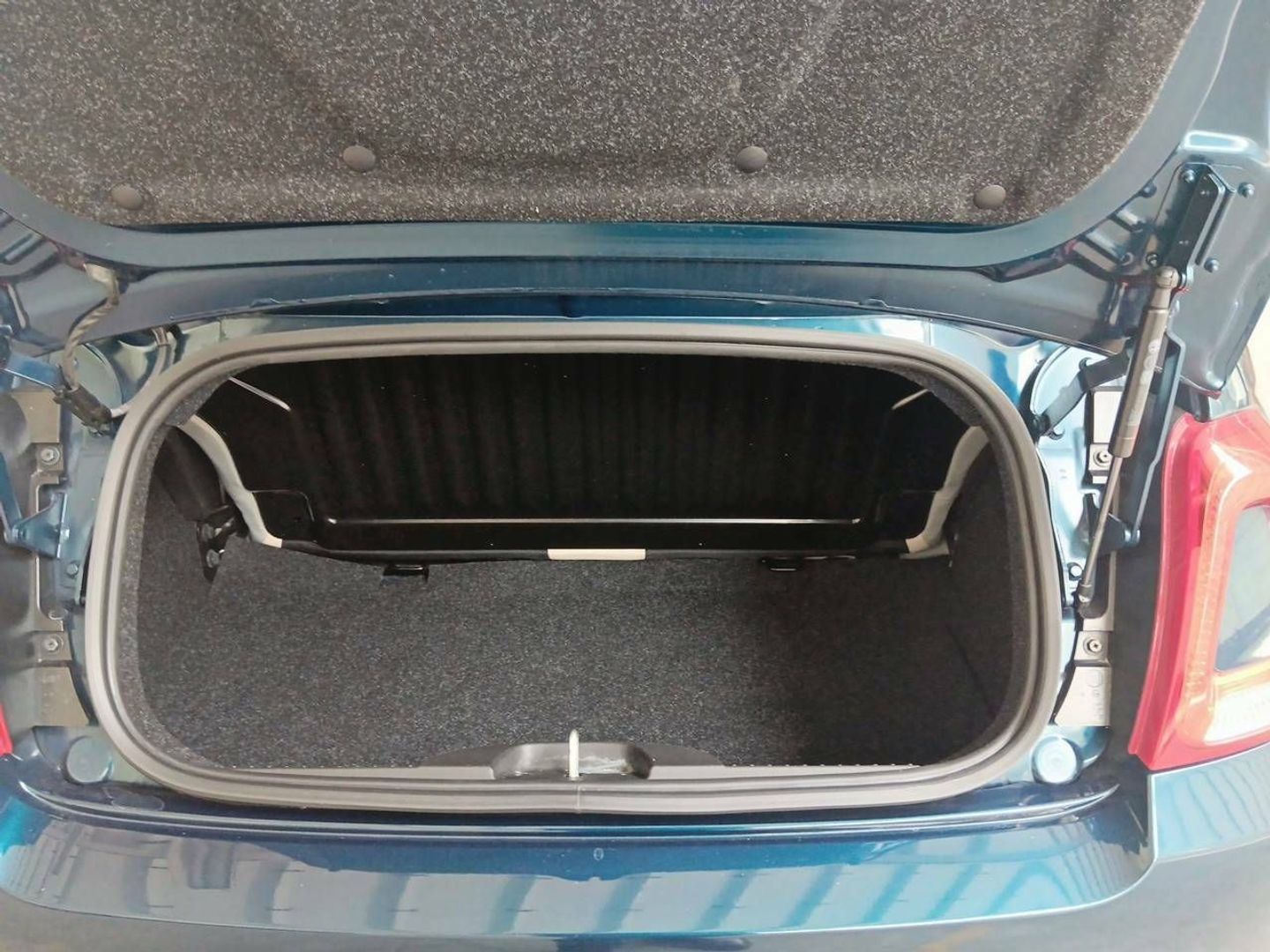 Fiat 500C 1.0 Hybrid Dolcevita 51 kW (70 CV)