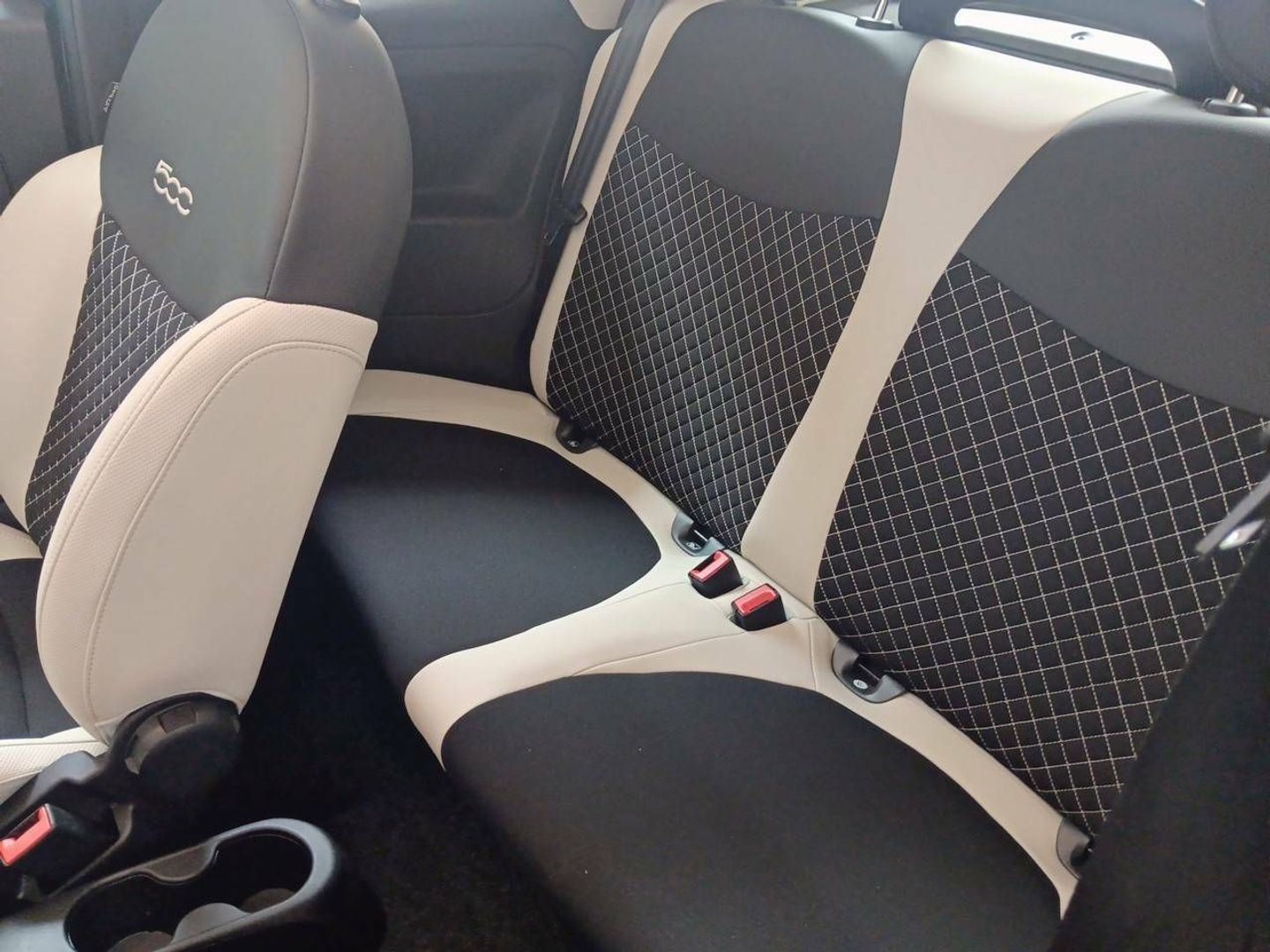 Fiat 500C 1.0 Hybrid Dolcevita 51 kW (70 CV)