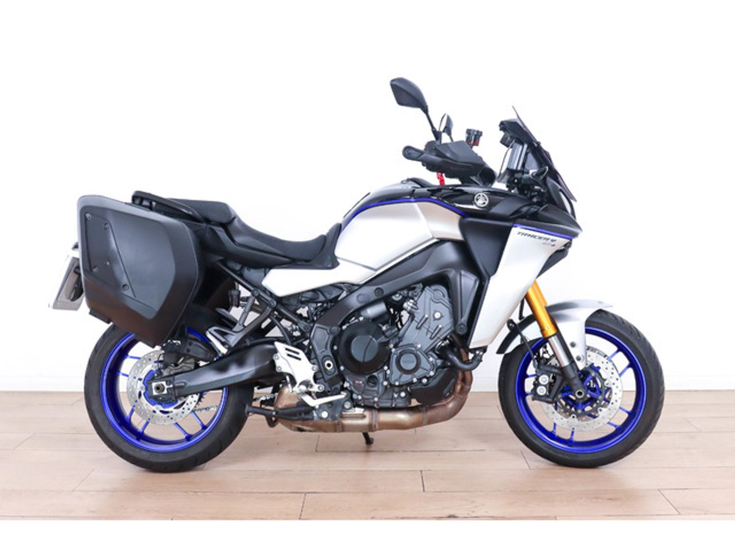 Yamaha Tracer 9 GT+ Gris Motorcycle