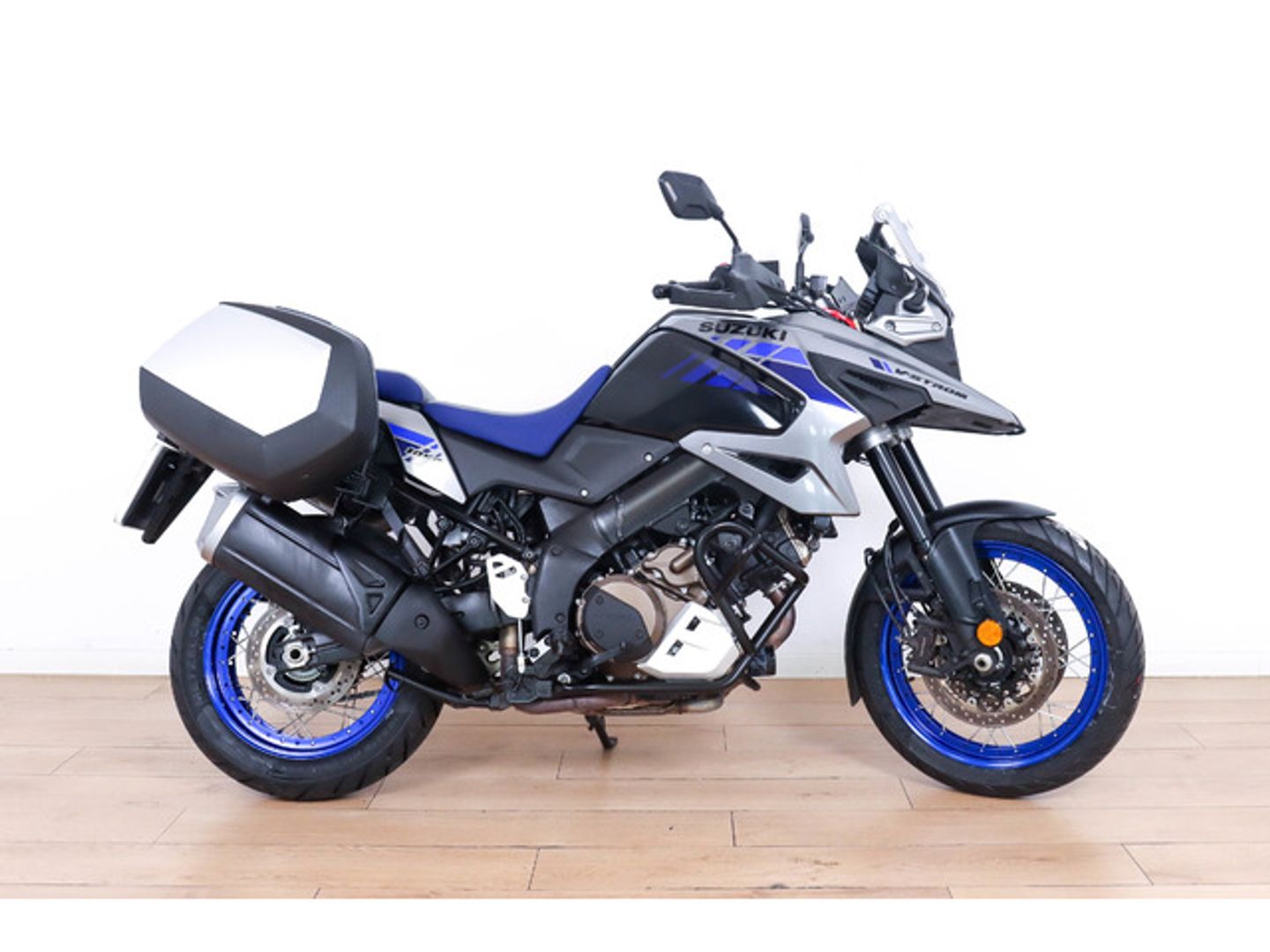Suzuki V-STROM 1050 XT ABS Gris Plata Motorcycle