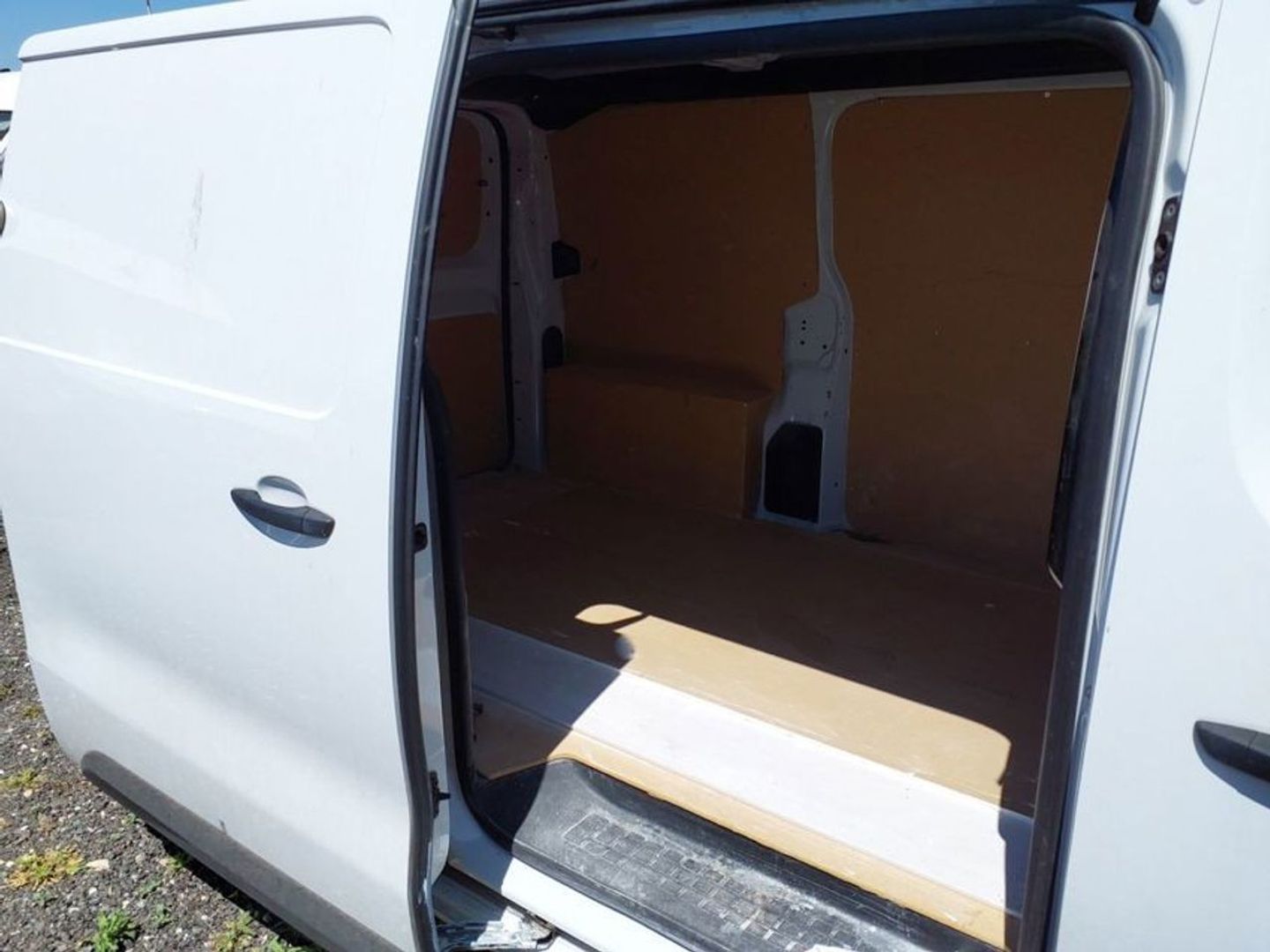 Fiat Scudo Furgon 2.0 Bluehdi L2 106 kW (144 CV)