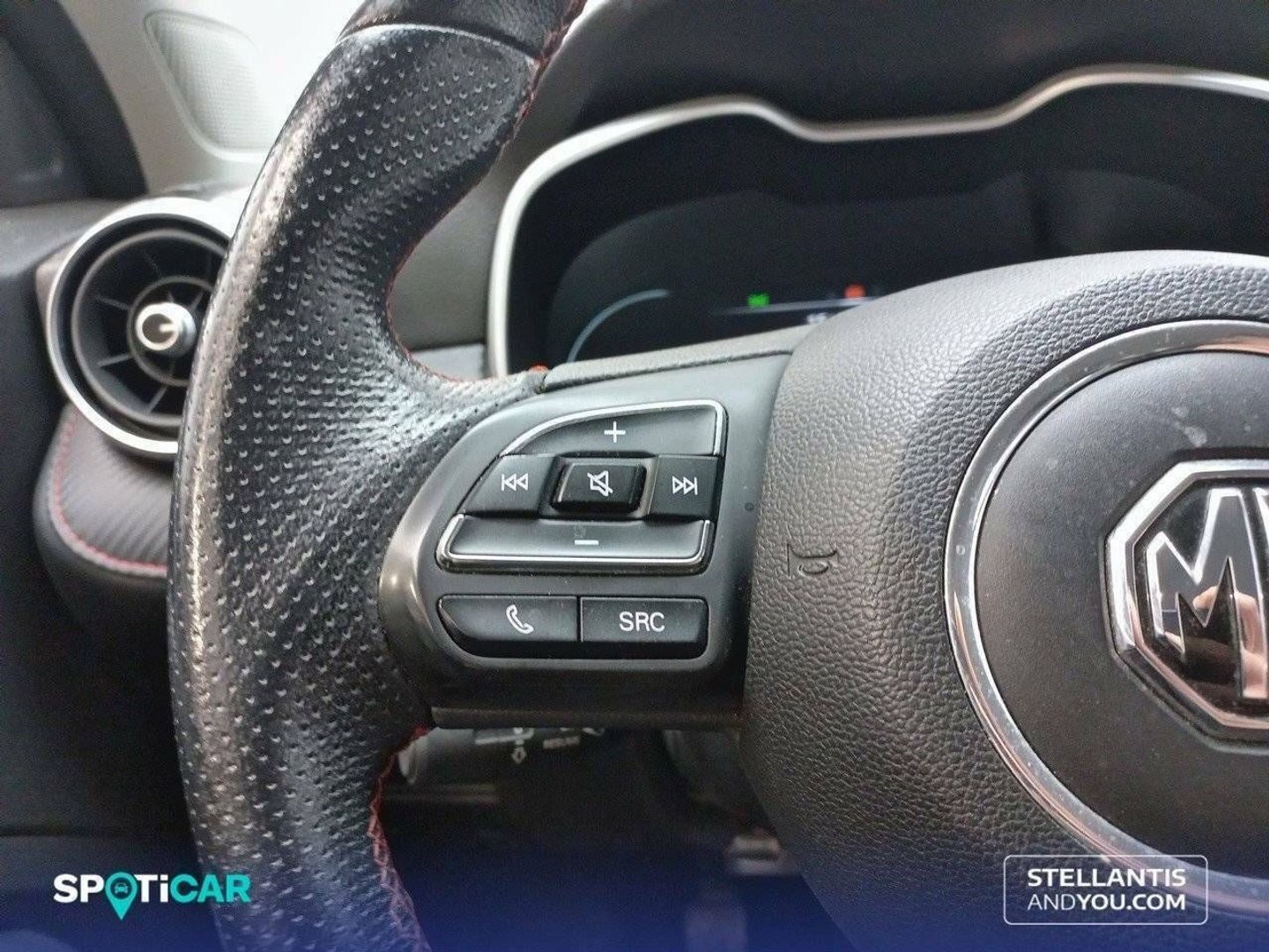 MG ZS 1.5 Luxury 78 kW (106 CV)