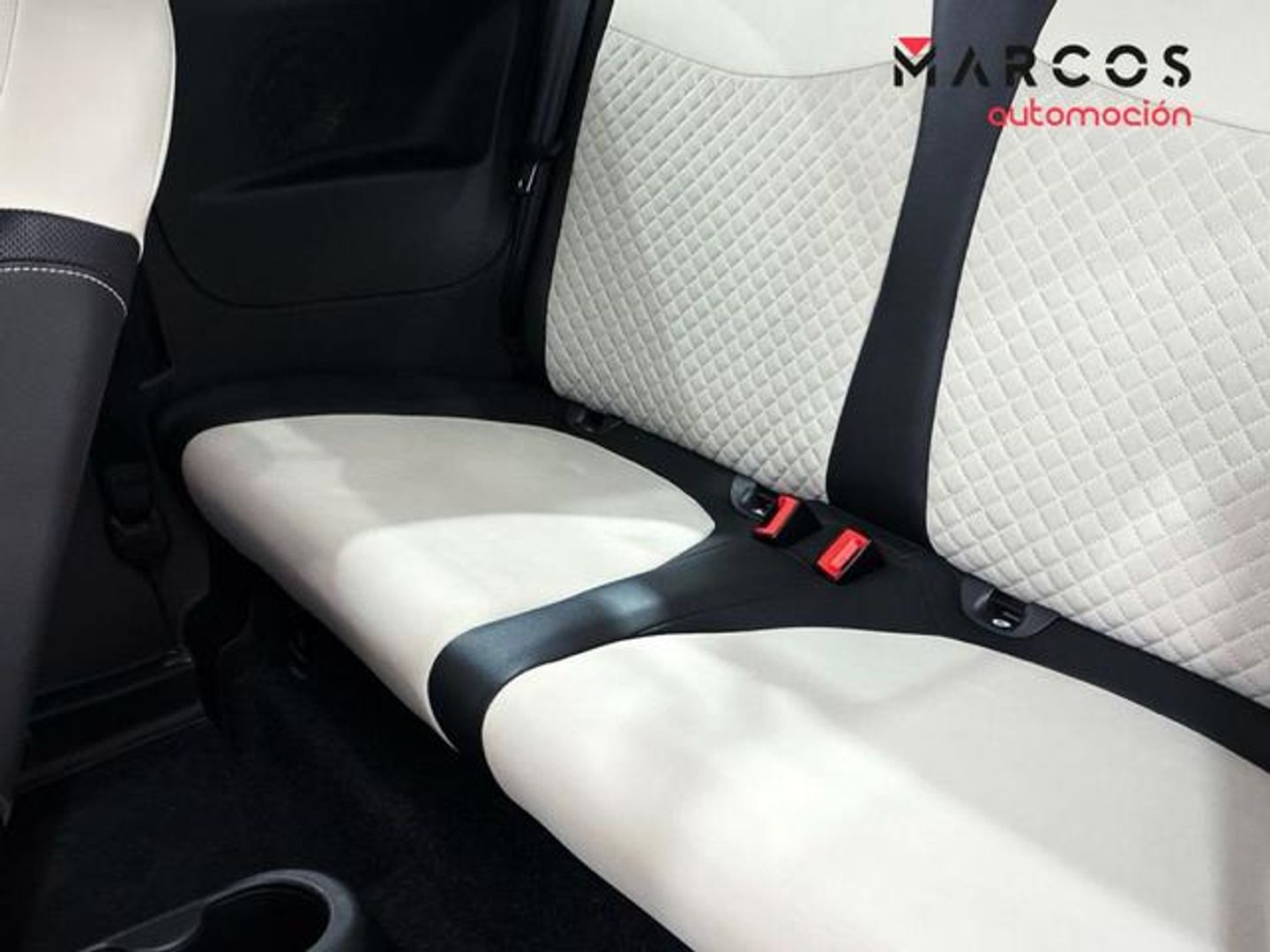 Fiat 500C 1.0 Hybrid Dolcevita 51 kW (70 CV)