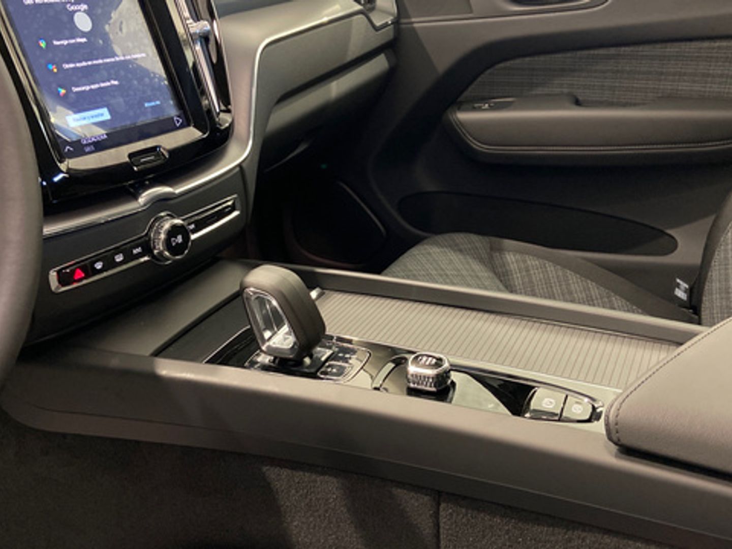 Volvo XC60 B4 D Core Auto 145 kW (197 CV)