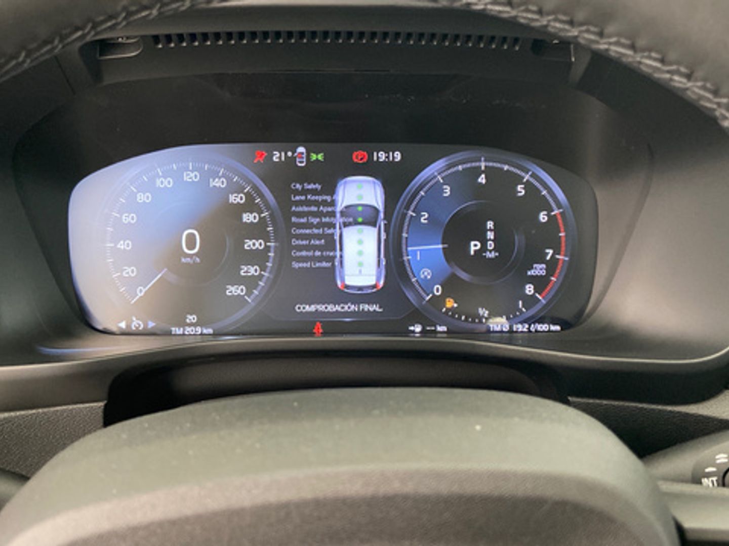 Volvo XC40 B3 G Essential Auto 120 kW (163 CV)