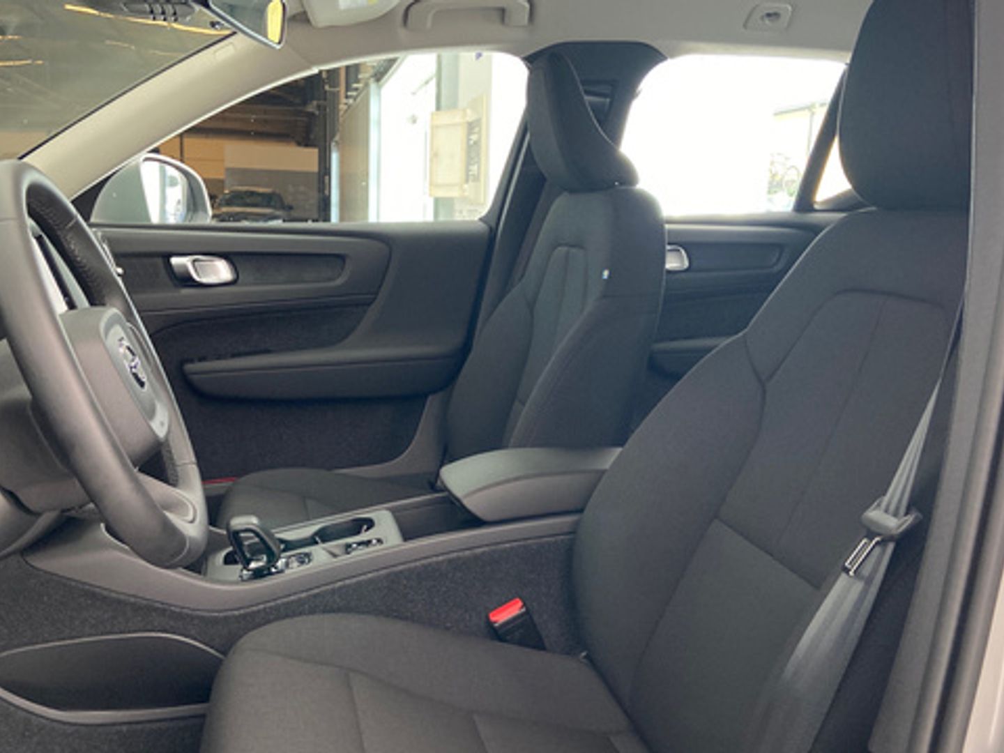 Volvo XC40 B3 G Essential Auto 120 kW (163 CV)