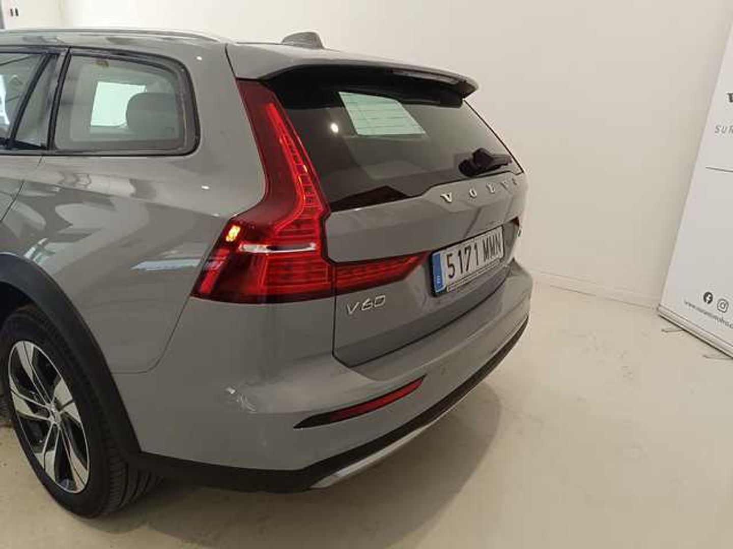 Volvo V60 Cross Country B4 D Cross Country Core AWD Auto 145 kW (197 CV)