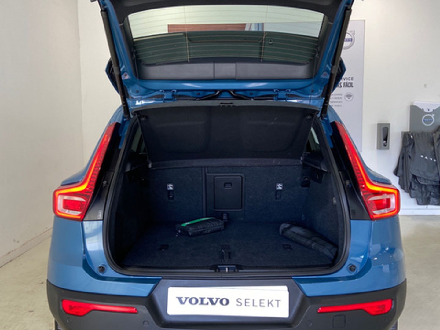 Volvo XC40 B3 G Core Auto 120 kW (163 CV)