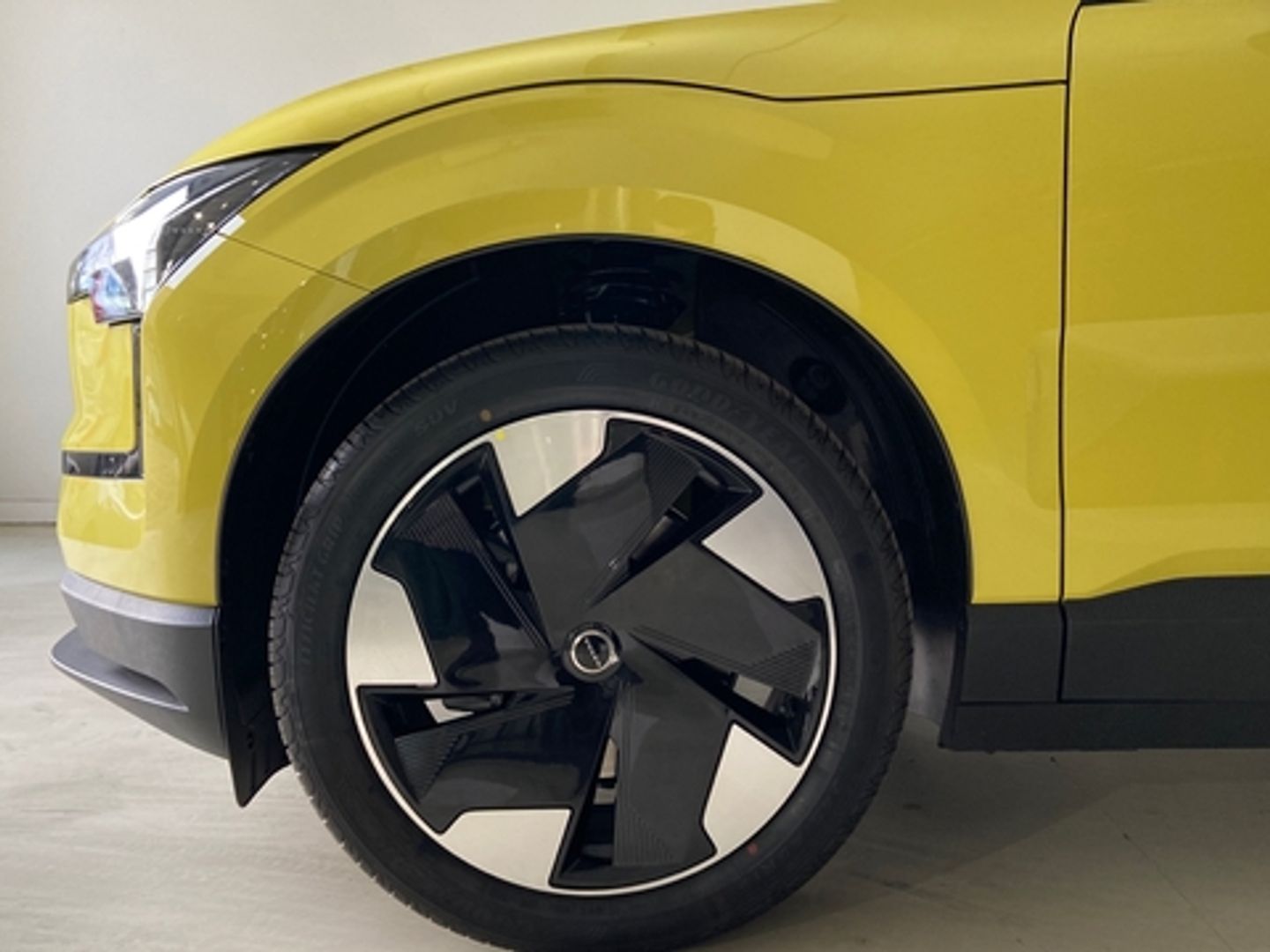Volvo EX30 Single Motor Extended Range Plus Auto 200 kW (272 CV)