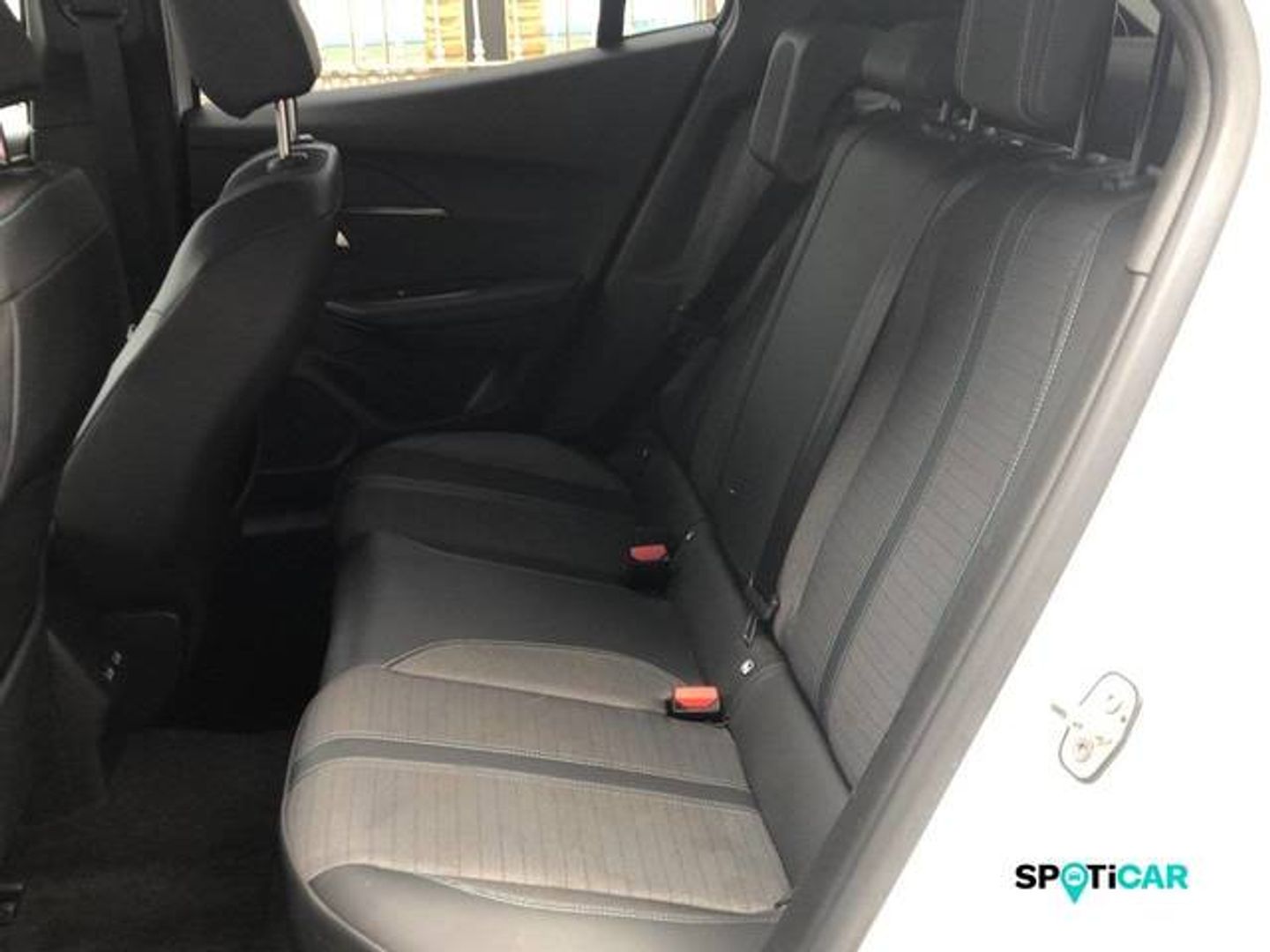 Peugeot 2008 PureTech 130 S&S Allure Pack 96 kW (130 CV) Blanco SUV