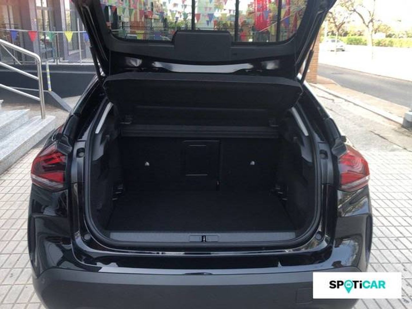 Citroen C4 BlueHDi 130 S&S Shine EAT8 96 kW (130 CV) Negro SUV