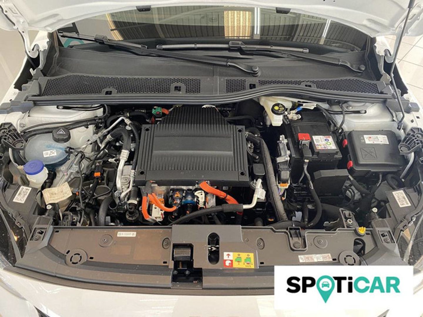 Peugeot e-208 Eléctrico Allure Pack 100 kW (136 CV) Blanco Compact