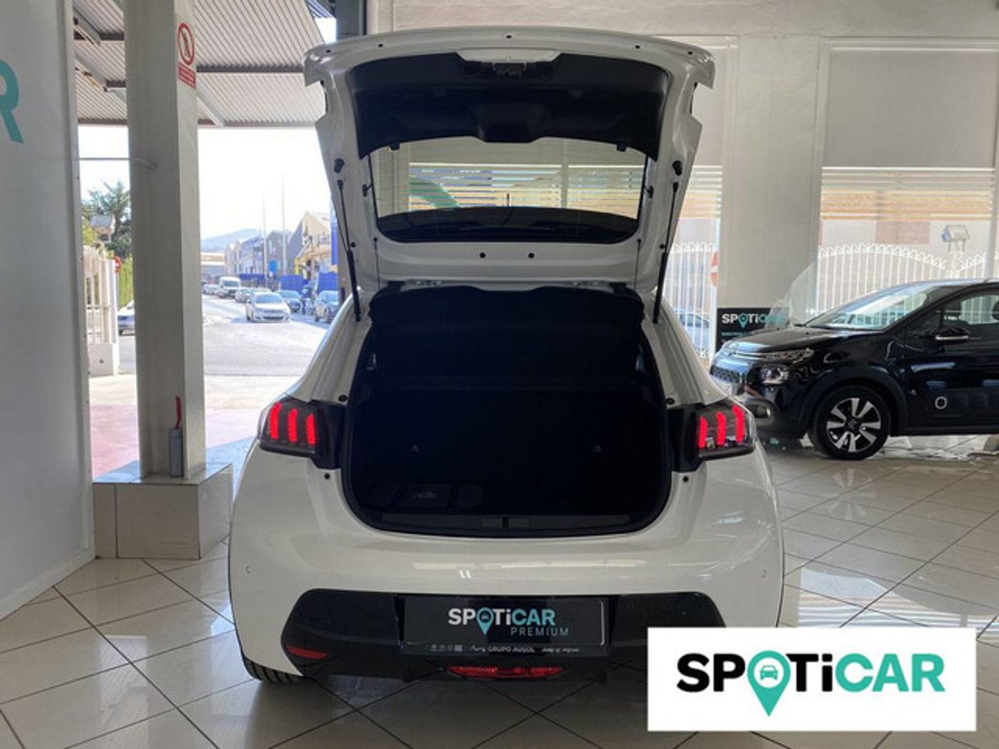 Peugeot e-208 Eléctrico Allure Pack 100 kW (136 CV) Blanco Compact