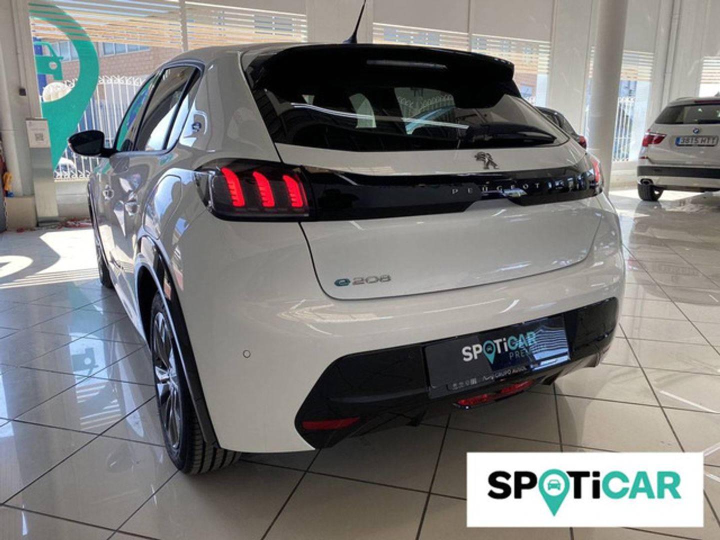 Peugeot e-208 Eléctrico Allure Pack 100 kW (136 CV) Blanco Compact