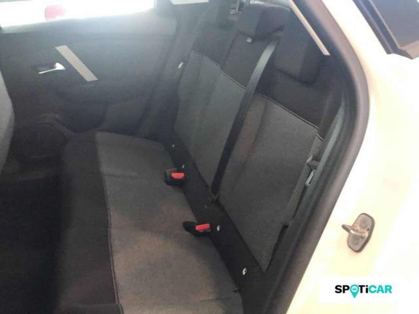Citroen C4 X PureTech 100 S&S Feel 75 kW (102 CV) Blanco Sedan