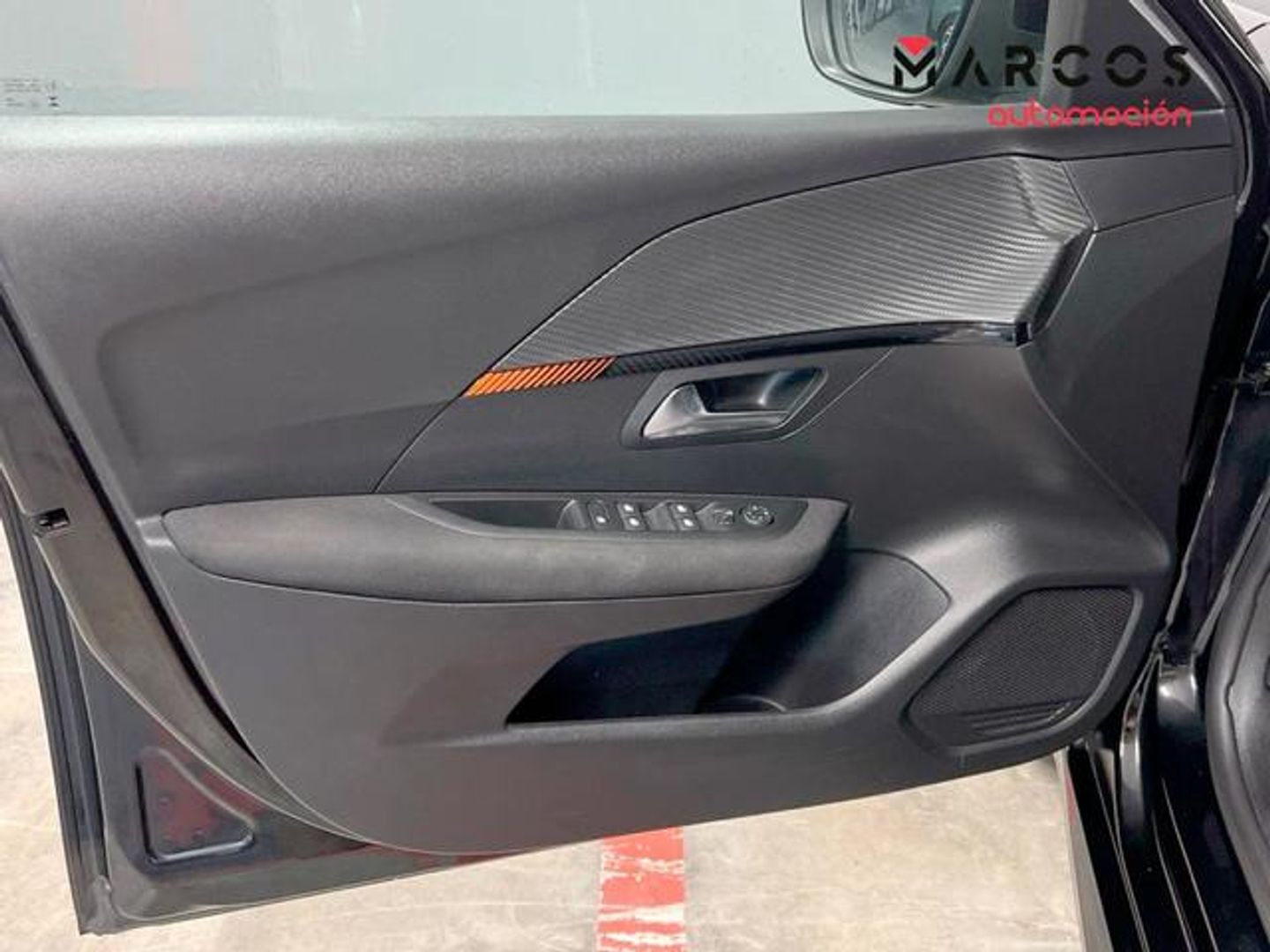 Peugeot 208 PureTech 100 Active Pack EAT8 75 kW (100 CV)