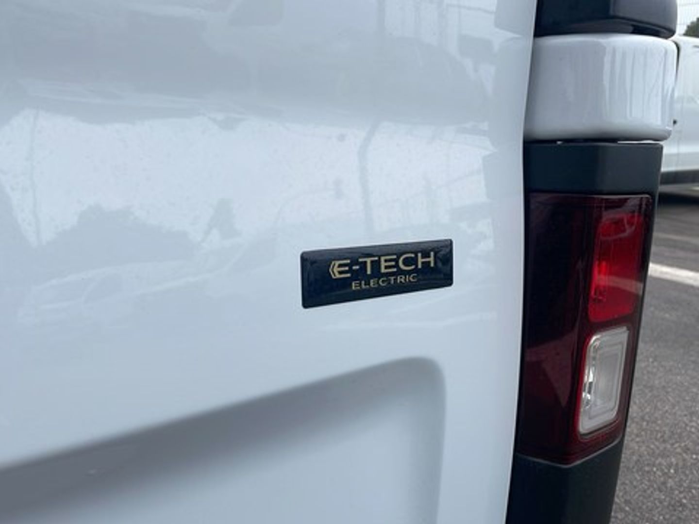 Renault Trafic Furgon E-Tech L2 H1 52kW 90 kW (122 CV) Blanco Industrial