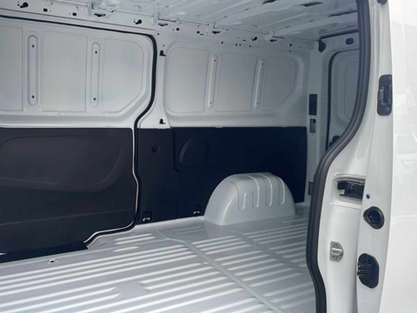 Renault Trafic Furgon E-Tech L2 H1 52kW 90 kW (122 CV) Blanco Industrial