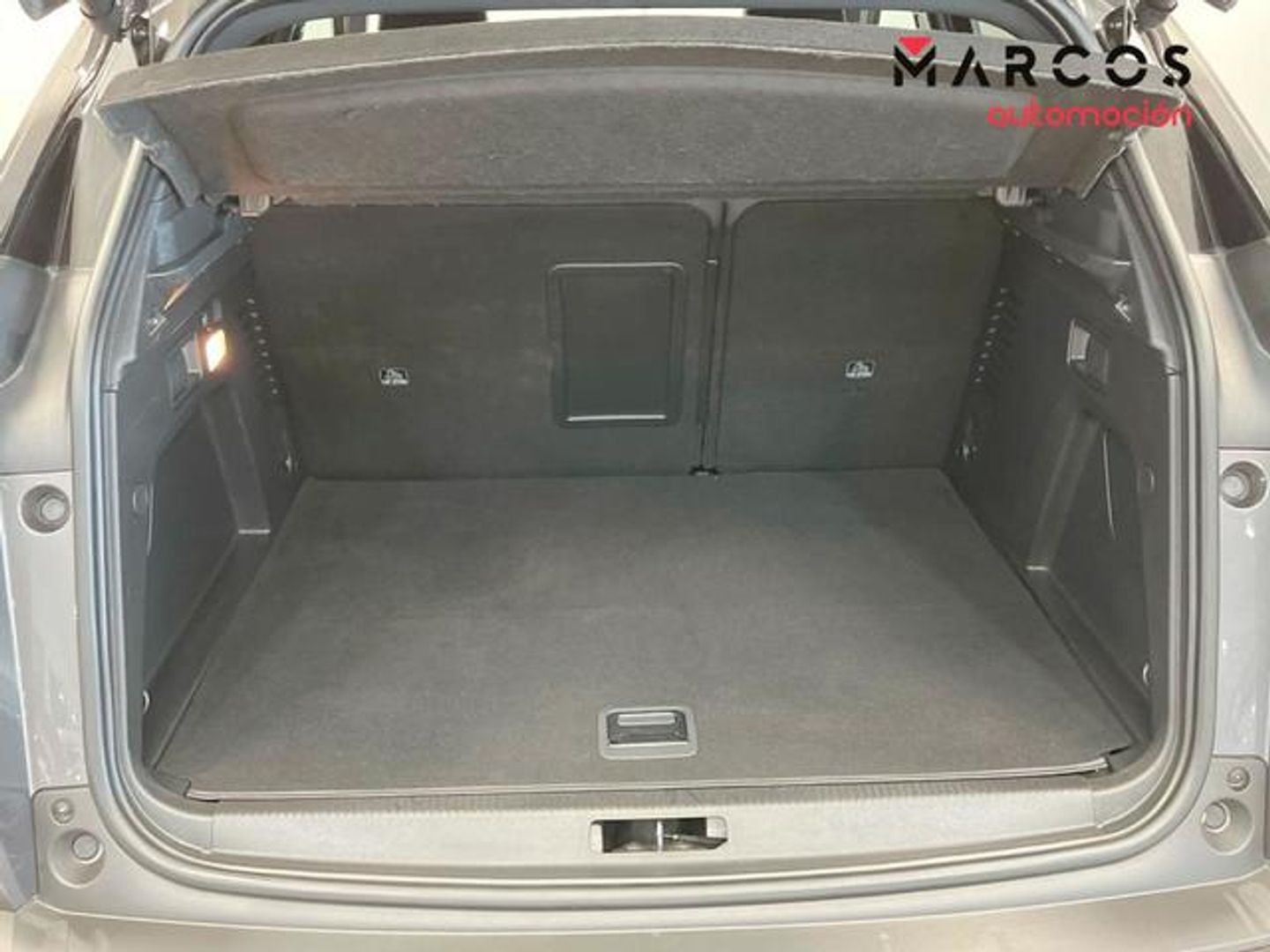 Peugeot 3008 Hybrid 225 GT e-EAT8 165 kW (225 CV)