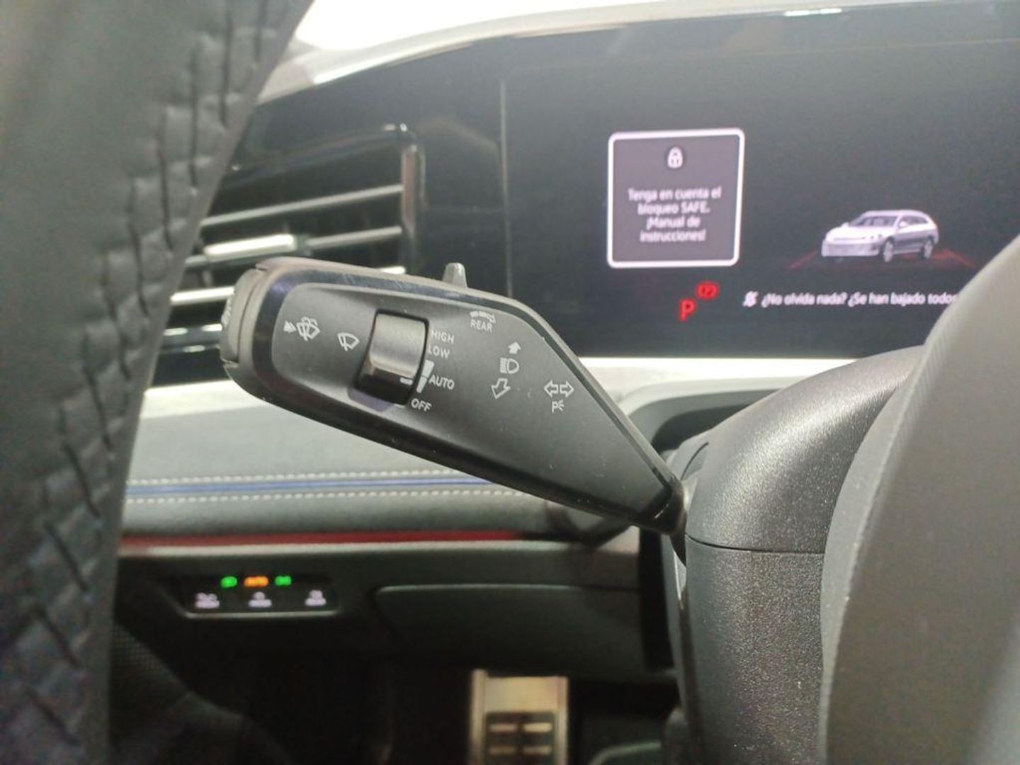 Volkswagen Passat Variant R-Line eHybrid PHEV 200 kW (272 CV) DSG